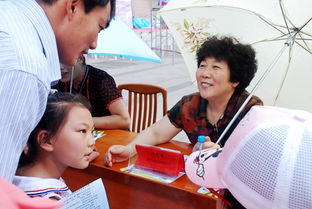 我縣舉辦大型廣場教育咨詢服務(wù)暨改革發(fā)展成果展示活動，搭建家校社共育新平臺